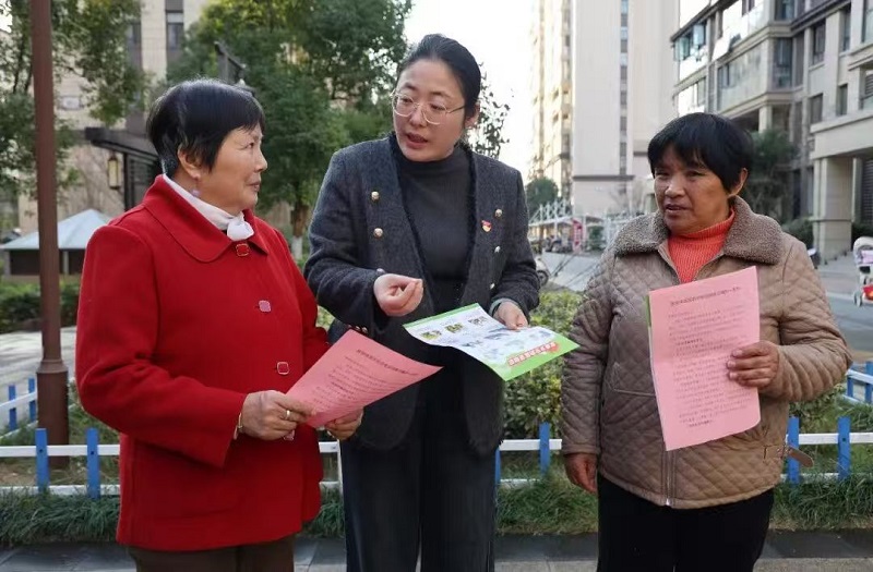 许娟:架起“连心桥” 当好“代言人”